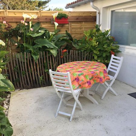 Petite Maison Dans Le Jardin Ars-en-Ré Exterior foto
